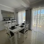 King's Village Apartamento