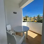 King's Village Apartamento *