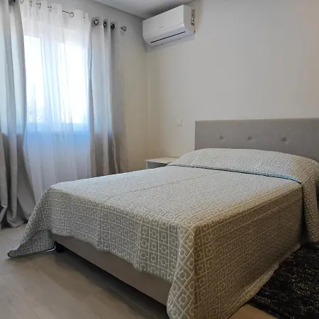 King's Village Apartman *